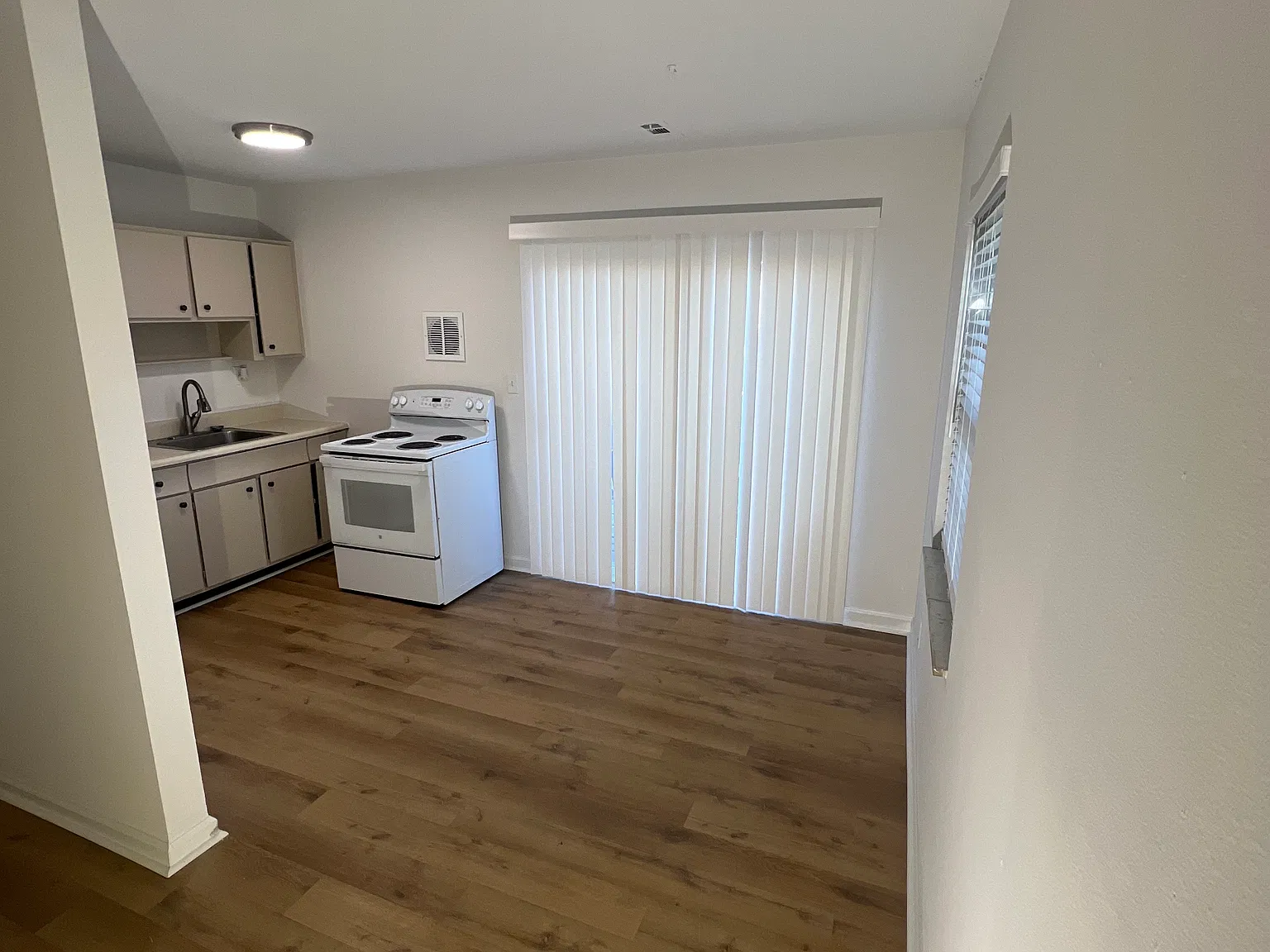 Bayberry Apartment — Photo 2