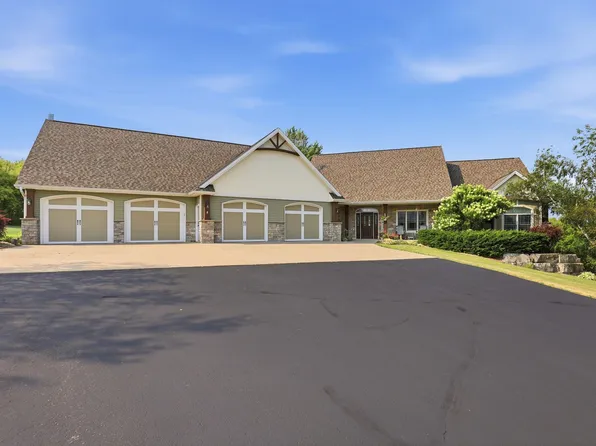 W7575 Schueler Ln, Shiocton, WI 54170