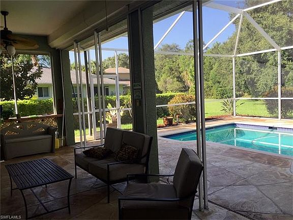 3rd image of 7580 Woodland Bend Cir
