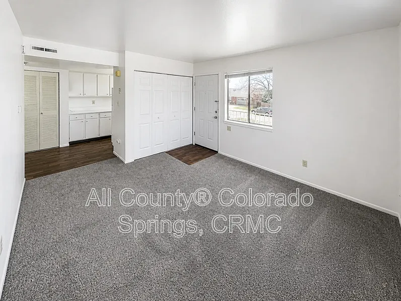 1 bed, 1.0 bath, 600 sqft, $995 — Photo 3