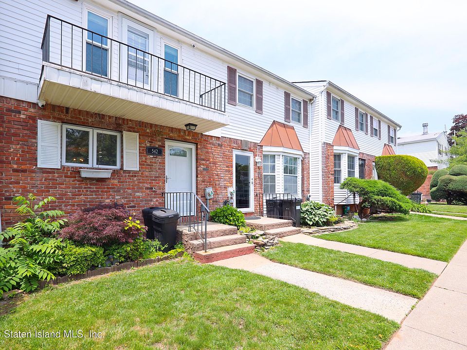 2nd image of 542 Golf View Ct