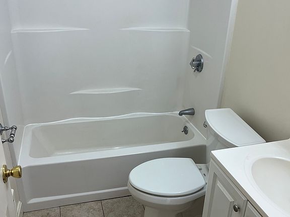5th image of 11 Upham Rd APT 5