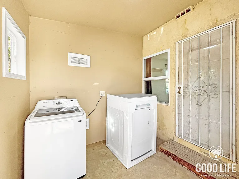 zIsla Vista Dr — Photo 26