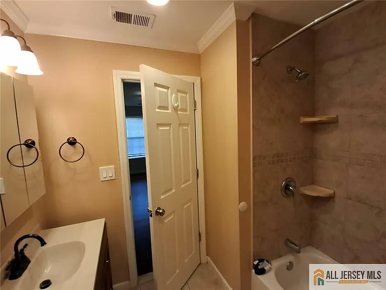 1209 Harbor Club Dr — Photo 14