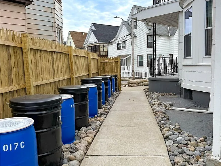 1015 White Pl — Photo 25