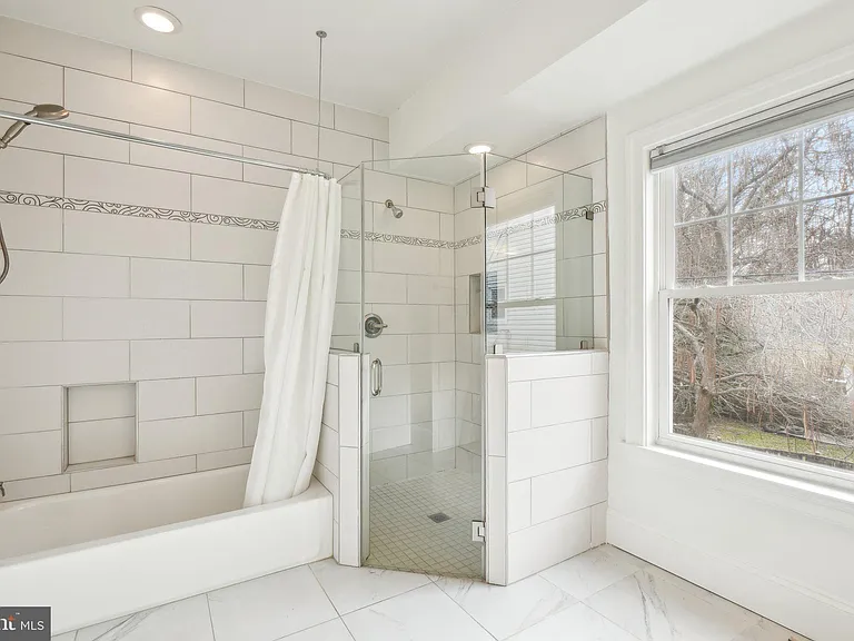 2837 Myrtle Ave NE — Photo 14