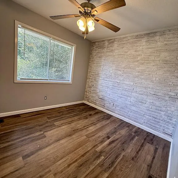 380 S Daleville Ave #F — Photo 12