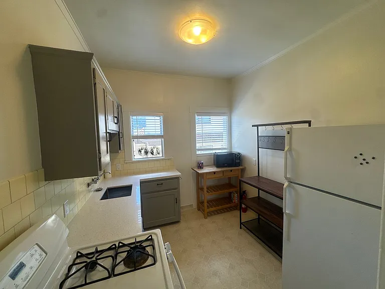 1571 Pacific Ave — Photo 4