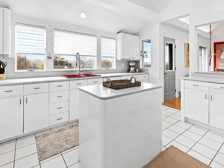 32 S Endicott Pl — Photo 8