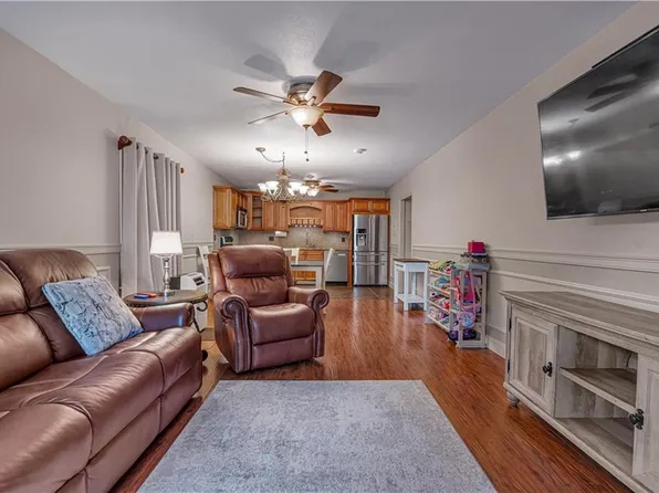 444 Woodward Rd APT 2, North Providence, RI 02904