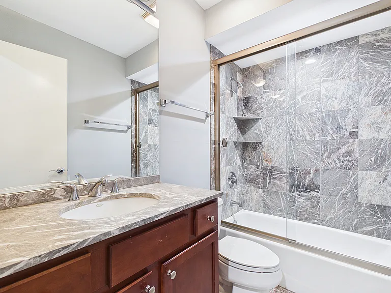 1st Floor Full Bathroom