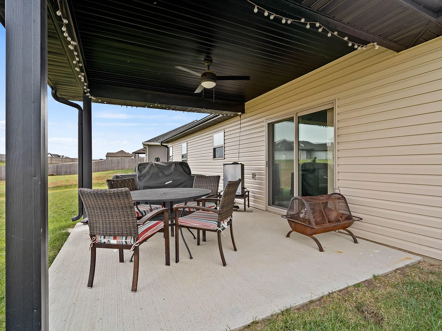 3 bed, 2.0 bath, 1535 sqft, $1,950 — Photo 3