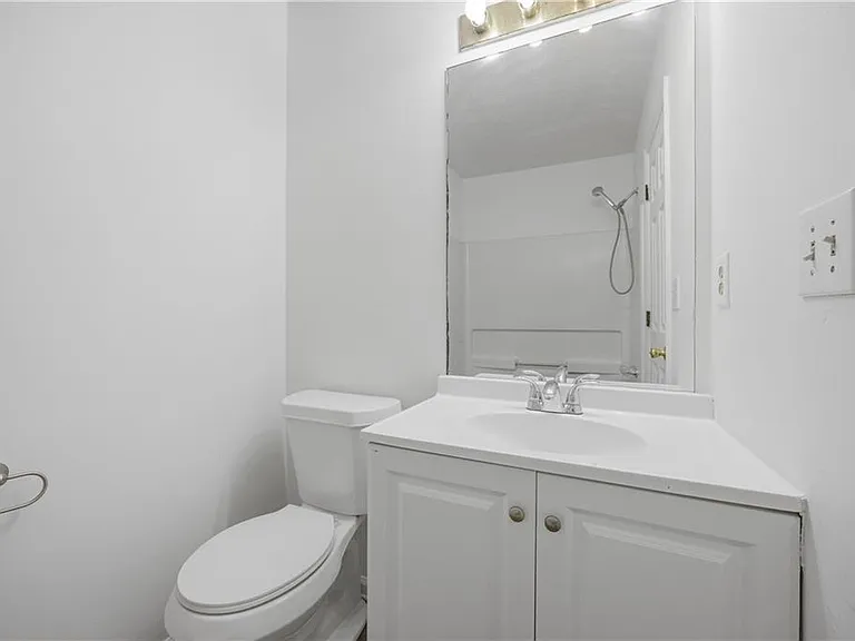 4066 Heritage Valley Ct — Photo 8