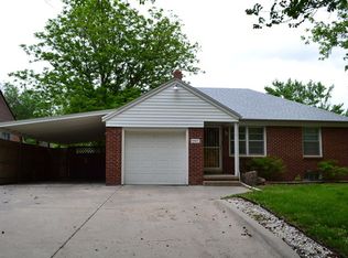 1902 S Parkwood Ln, Wichita, KS 67218