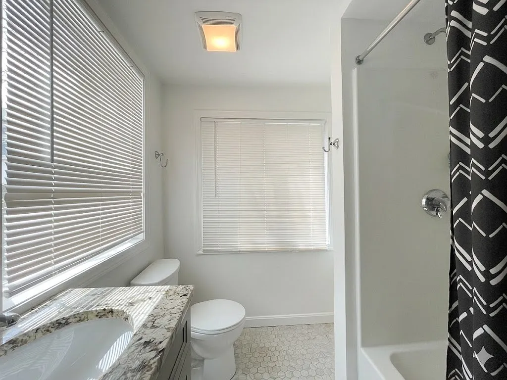 4 bed, 1250 sqft, $4,010 — Photo 3