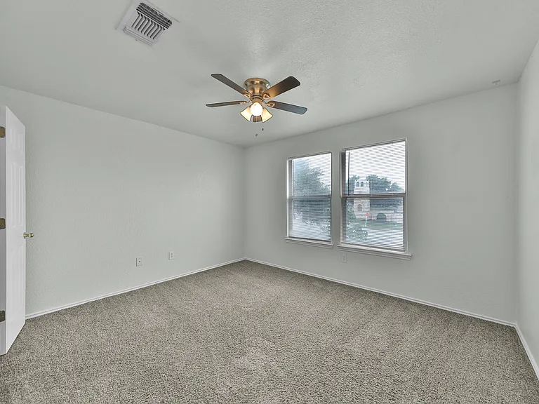 210 Hallie Pass — Photo 29