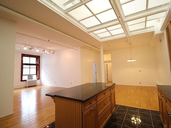 3rd image of 101 W 18th St APT 5g