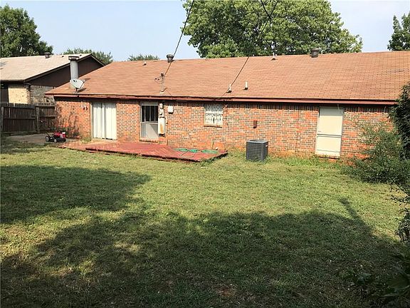 3rd image of 6108 Maple Springs Dr