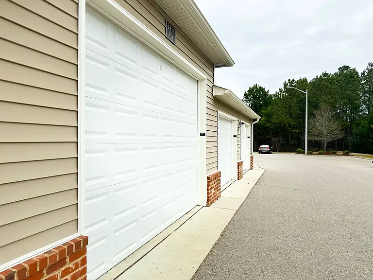 The Berkeley offers garage rentals.