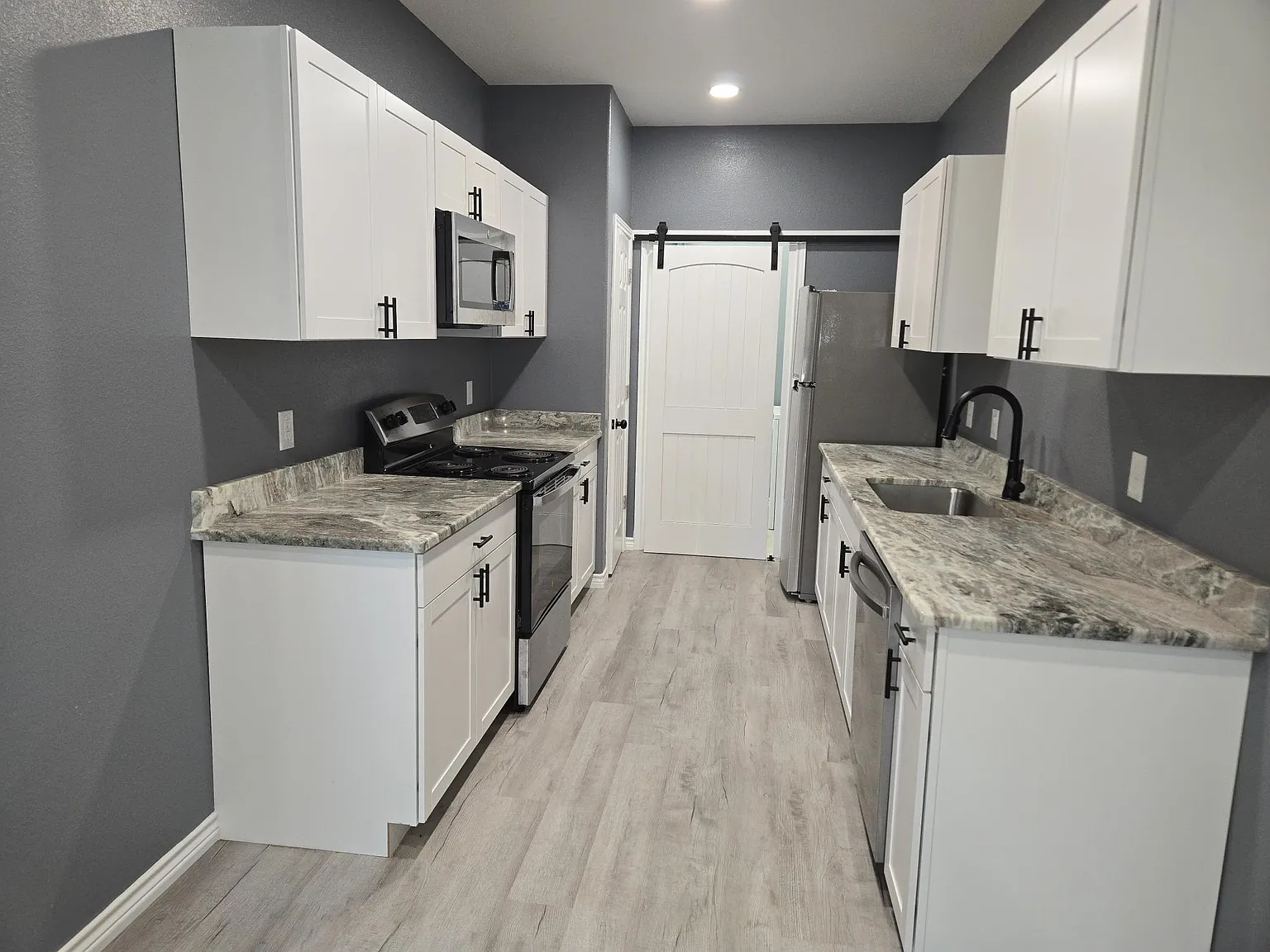 409 South Steen Drive - 104 — Photo 3
