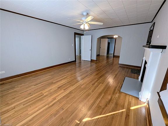 5th image of 61 Haywood St