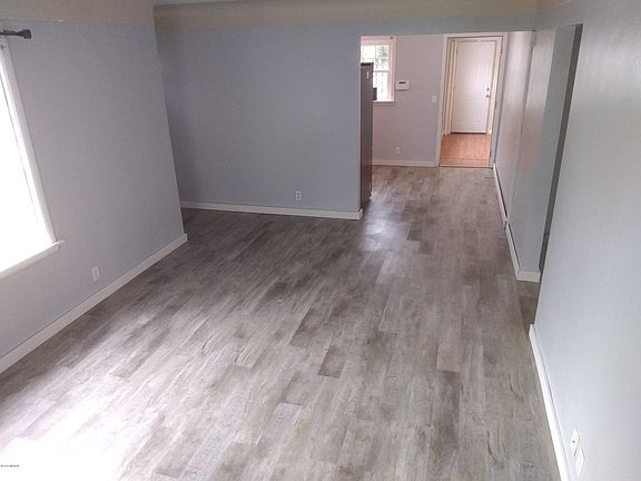 4th image of 4070 Bell Ave NE