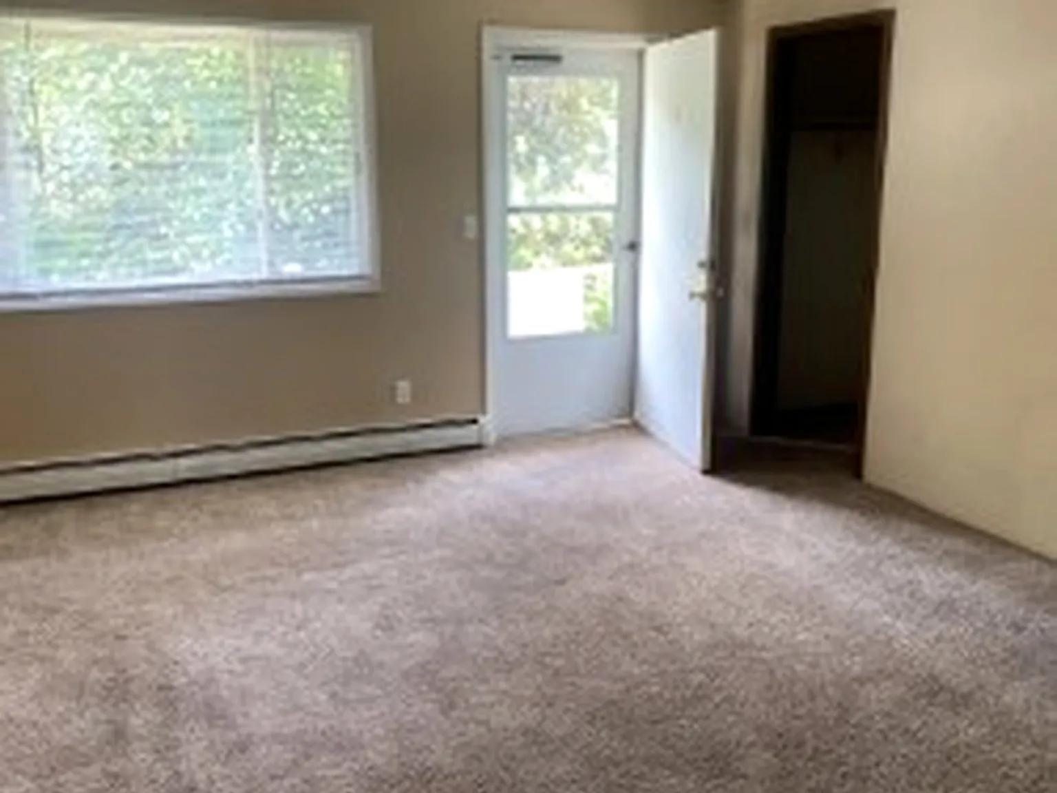 2 bed, 700 sqft, $1,345 — Photo 4