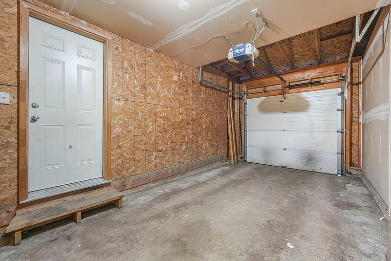 Edmonton Townhouse for rent - 3 Bedrooms — photo 37