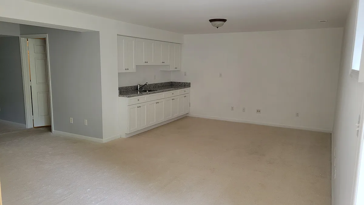 kitchenette - 14392 Newbern Loop