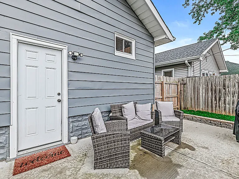 1218 E Southern Ave — Photo 26