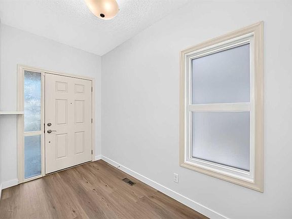4th image of 331 Evanston Way NW