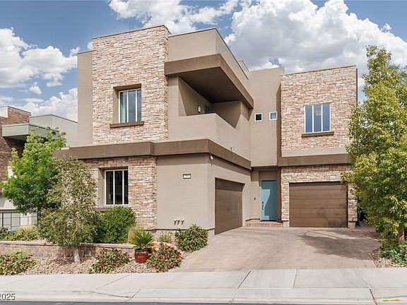 5th image of 292 Crimson Edge St