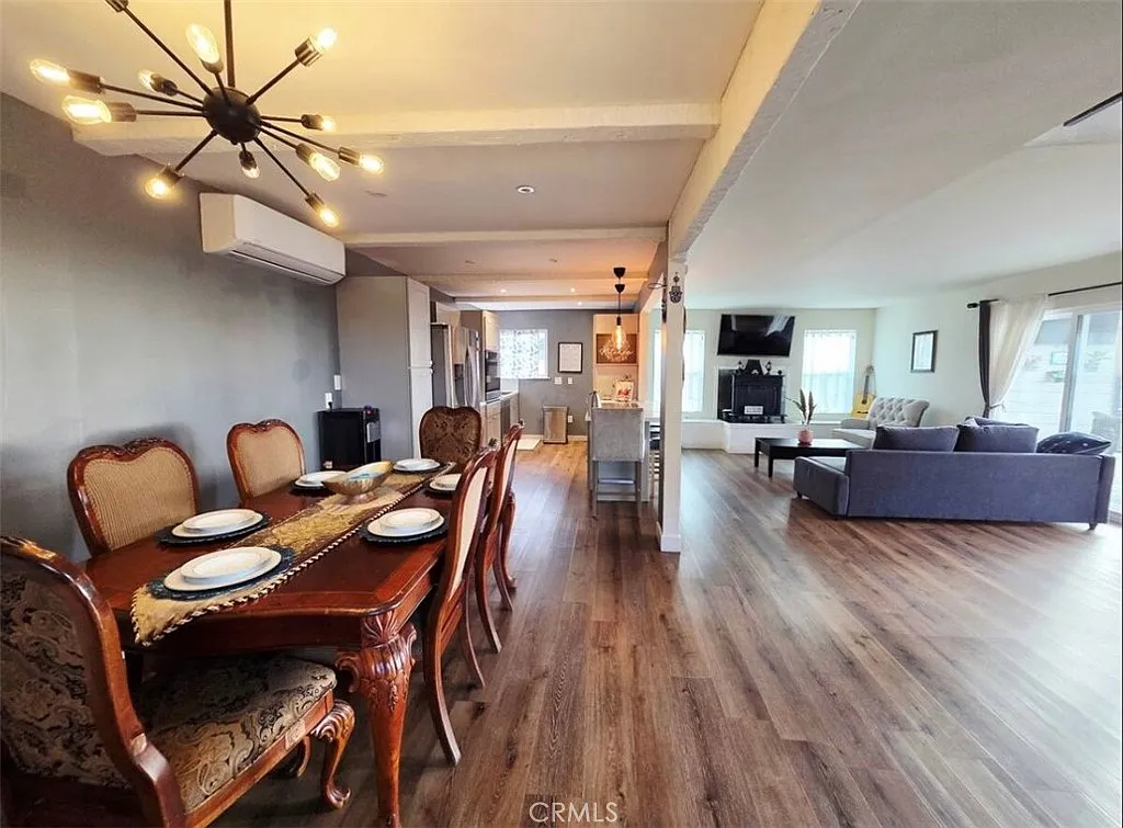 2 bed, 1200 sqft, $4,195 — Photo 3
