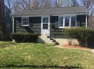 75 Hull St, Warwick, RI 02888