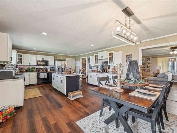 5961 Rogers Rd, Jamestown, OH 45335