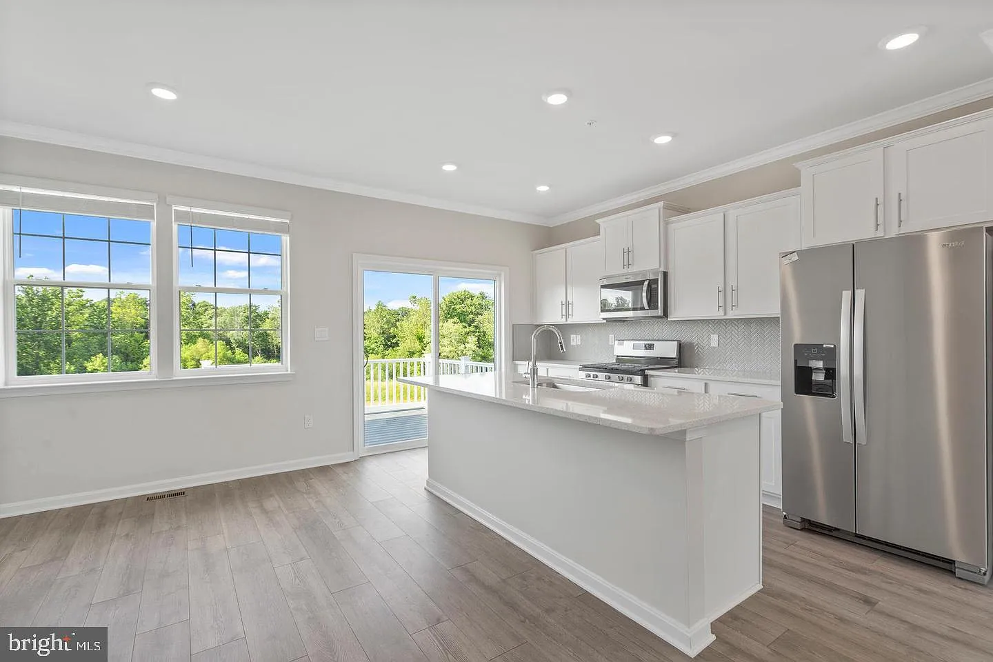 4 bed, 3.5 bath, 1980 sqft, $3,295 — Photo 3