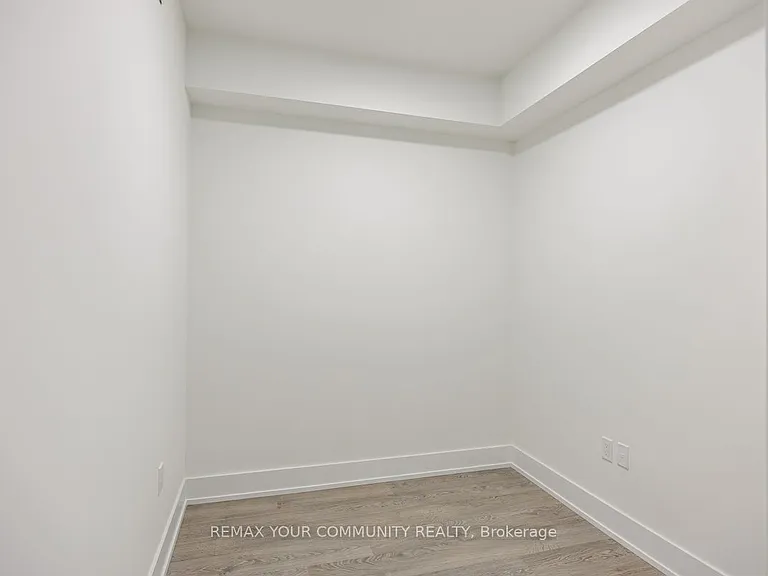 858 Dupont St #823 — Photo 5