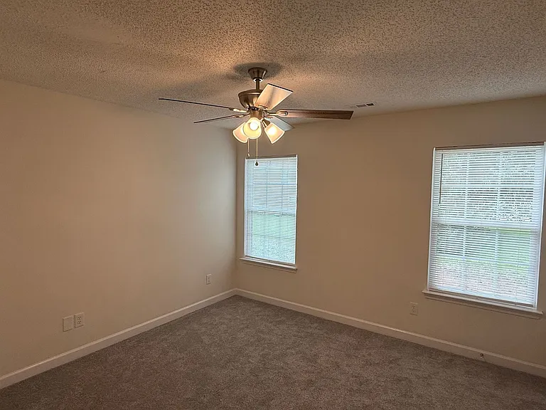 404 Kingville Dr — Photo 11