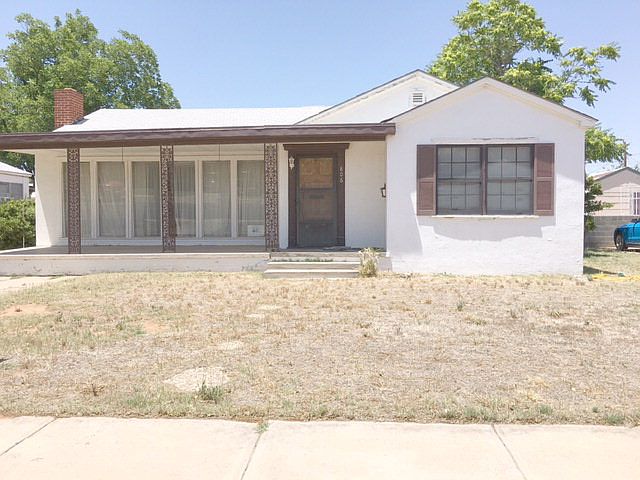 1st image of 806 W 22nd St