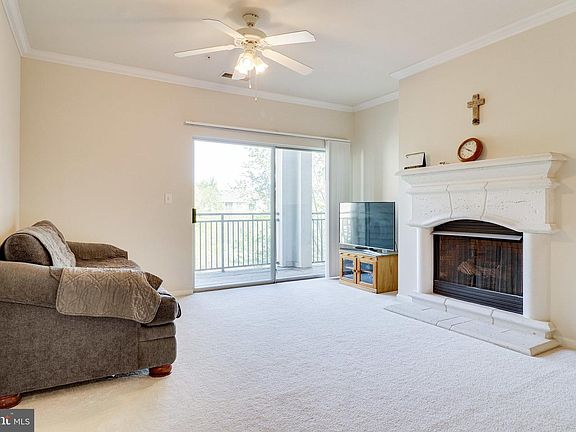 4th image of 4415 Weatherington Ln Unit 301