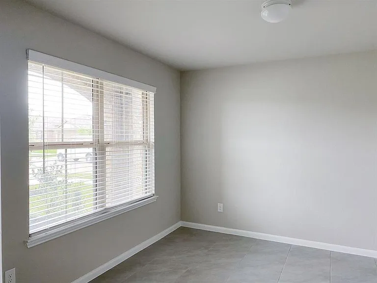29630 Juniper Ct — Photo 3