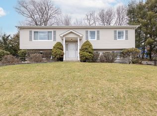 17 Stonecrest Dr, Thiells, NY 10984