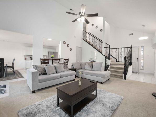5767 Wandering Creek Dr, Richmond, TX 77469