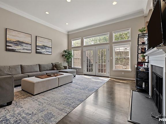 5th image of 12 Timberline Lane