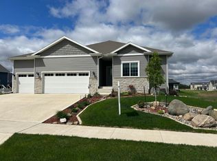 1827 Ledges Dr, Ames, IA 50010