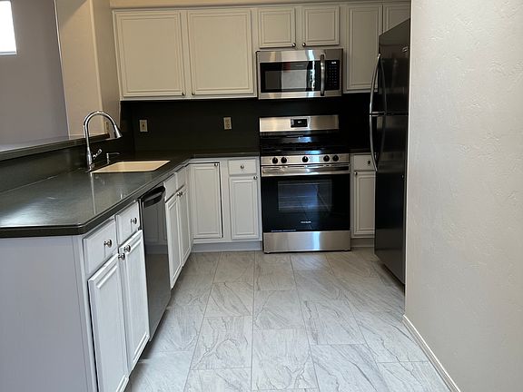 3rd image of 291 E Camino Lomas