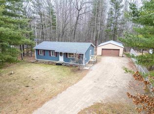 1096 Wiggins Lake Rd, Gladwin, MI 48624