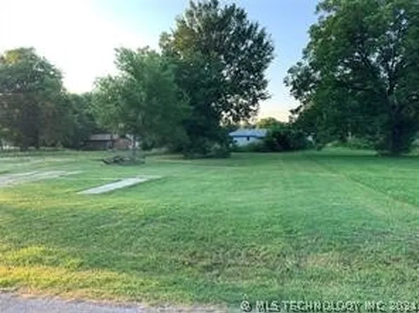 1009 E Randolph St, Okmulgee, OK 74447