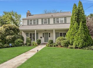 415 Pelham Manor Rd, Pelham, NY 10803