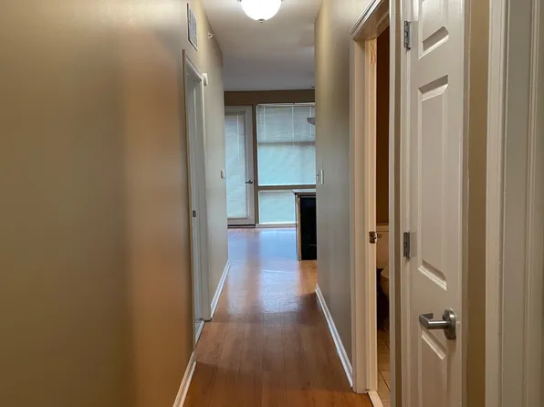 1583 Fort St #202, Lincoln Park, MI 48146